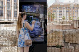 Llíria mostra la seua informació turística 24h a través d'un tòtem digital a les Termes romanes de Mura