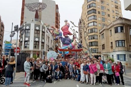 La Gente mayor de Alcoy visita las Fallas de Dénia