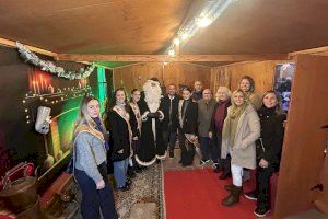 Papá Noel visitó la XIV Feria de Navidad de La Nucía