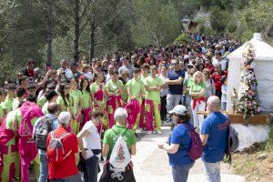 La tradició de la romeria de les Santes marca l'inici de les festes a Cabanes