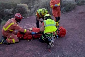 Rescatan en helicóptero a un ciclista herido tras una caída en la montaña en plena Sierra Calderona