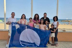 Torreblanca iza las Banderas Azules en sus playas tras batir récords de excelencia ambiental